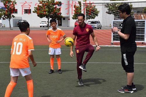 五人制足球进校园活动在即墨进行 重点对青少年足球动作进行规范